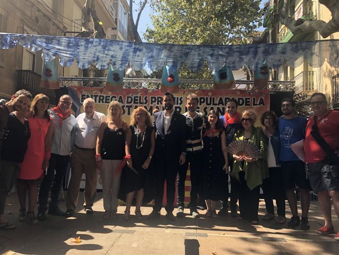 Acto entrega de los premios con presidente del Parlament, Roger Torrent; los concejales de Barcelona Ernest Maragall (ERC), Josep Bou (PP), Marilén Barceló (Cs), Neus Munté (JxCat) y Maribel Sánchez (PSC), y el director de Sants 3 Radio, Oleguer Forcades