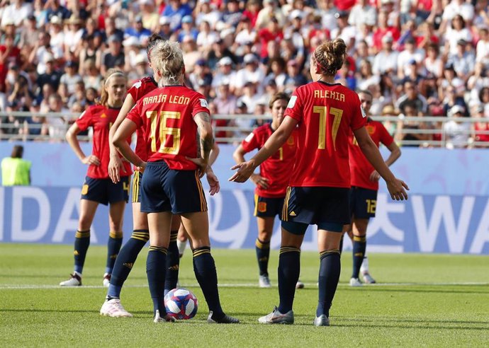 Selección española femenina de fútbol