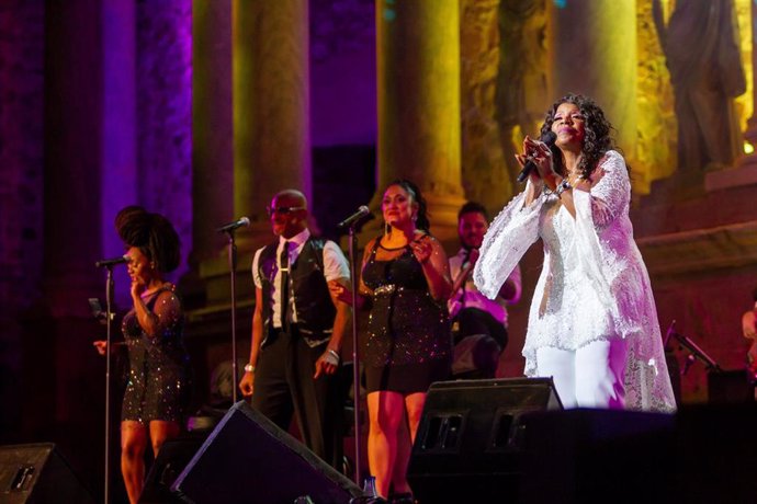 Gloria Gaynor en su actuación en el teatro romano de Mérida.