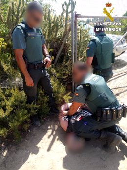 Agentes detienen al varón atrincherado en Villalba 