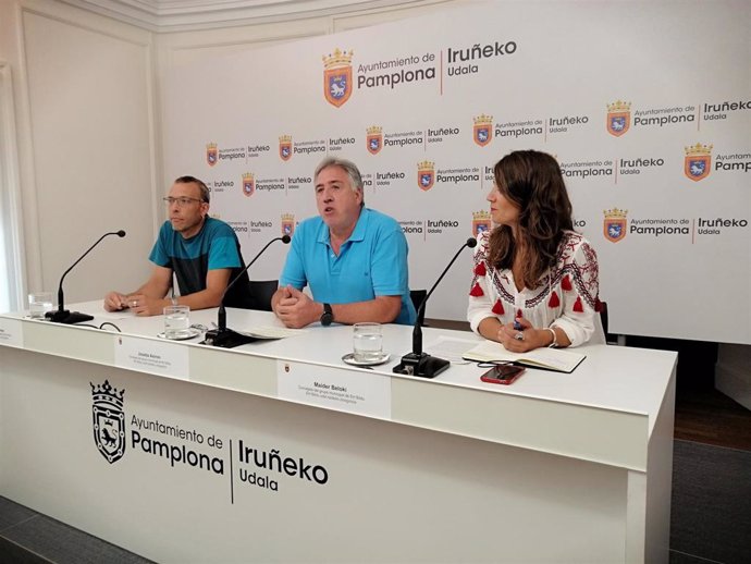 Endika Alonso, Joseba Asiron y Maider Beloki, concejales de EH Bildu en el Ayuntamiento de Pamplona