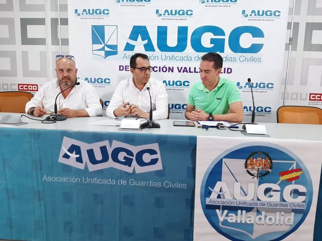 Los responsables de AUGC Egelmar De Francisco (izda), Manuel Moya y José Manuel Martín, en rueda de prensa en Valladolid.