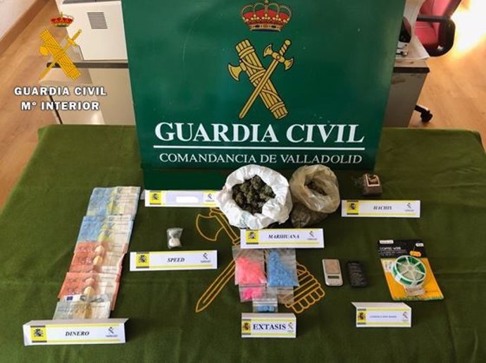 Estupefacientes y artefactos intervenidos al joven de 29 años detenido en Valladolid.