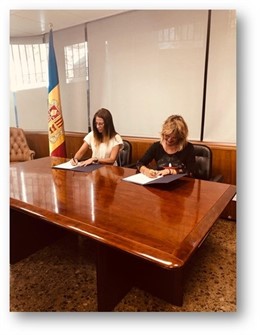 Ministra de Cultura i Esports d'Andorra, Sílvia Riva; directora de l'Institut Ramon Llull (IRL), Iolanda Vaig batallar