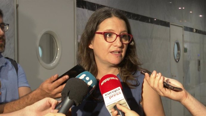 Mónica Oltra atiende a los medios