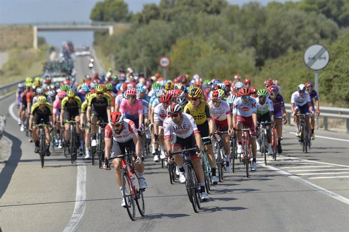 31 August 2019, Spain, Igualada: Cyclists in action during the eighth stage of the 2019 edition of the "Vuelta a Espana" Tour of Spain cycling race, 166,9 km from Valls to Igualada. Photo: Yuzuru Sunada/BELGA/dpa