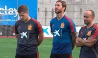 España inicia los entrenamientos con un recuerdo a Luis Enrique y a la pequeña Xana
