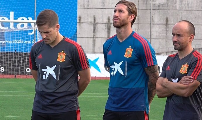 Fútbol/Selección.- España inicia los entrenamientos con un recuerdo a Luis Enriq