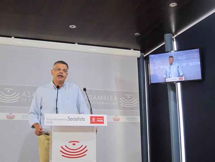 Juan Antonio González, diputado del PSOE, para valorar los datos de paro en agosto