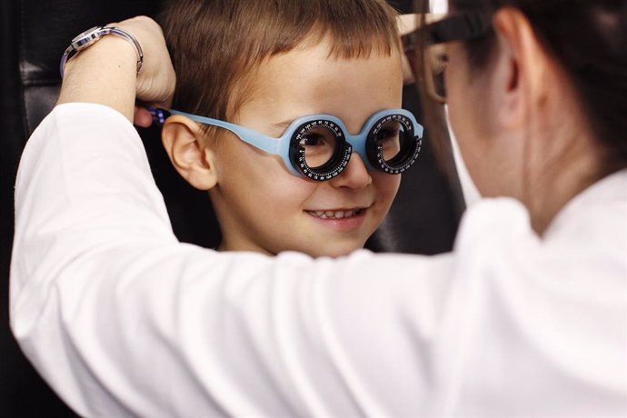 Un 73% de los padres cree que la salud ocular está relacionada con el rendimient