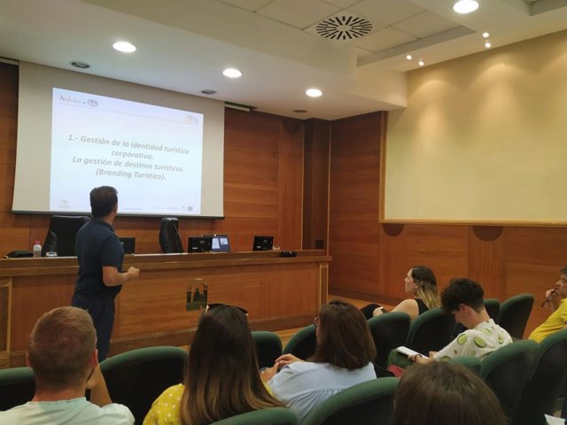 Taller 'Gestión de campañas para destinos turísticos'