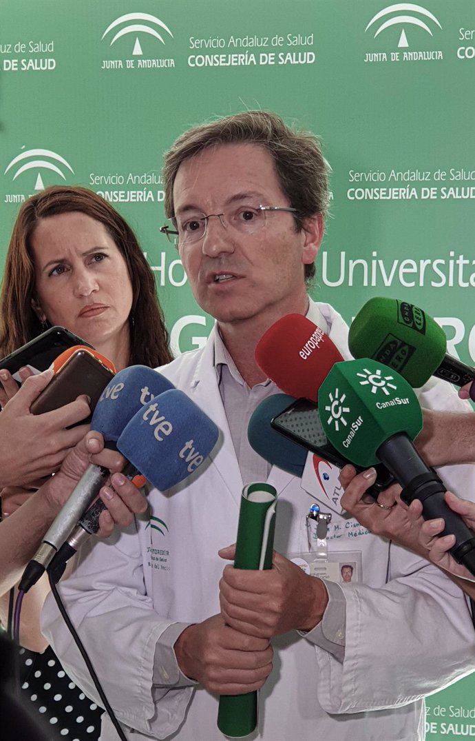 El portavoz del comité técnico de la Consejería de Salud y Familias para el brote de listeriosis, José Miguel Cisneros, en una imagen de archivo. 
