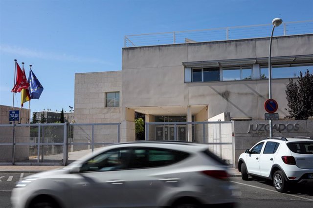 Fotografías de la fachada de los juzgados de Colmenar Viejo (Madrid) por las mediciones que va a realizar el Ayuntamiento de Colmenar Viejo para ver si existe presencia de gas radón en los colegios y edificios municipales.