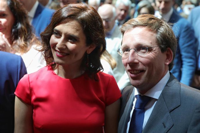 Imagen de recurso de La presidenta de la Comunidad de Madrid, Isabel Díaz Ayuso y el alcalde de Madrid, José Luís Martínez-Almeida.