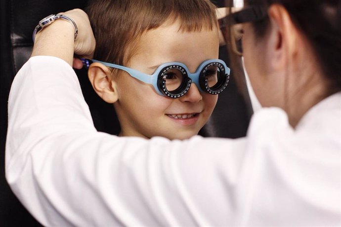 Las revisiones oculares son muy importantes en la infancia