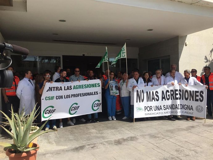 Nota De Prensa: La Junta Condena La Agresión Sufrida Por Un Médico De Uno De Los Equipos De Emergencia Del 061 En Cádiz