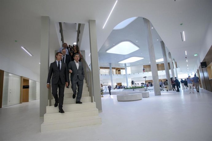 El presidente de la Xunta, Alberto Núñez Feijóo, inaugura el nuevo edificio judicial de A Parda.