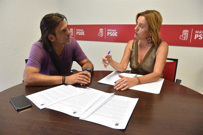 La concejala socialista Begoña Medina y el portavoz vecinal Nacho Romera