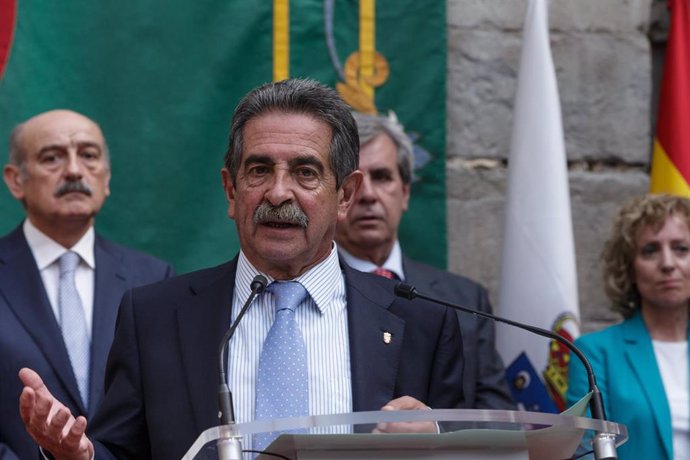 El presidente de Cantabria, Miguel  ngel Revilla.
