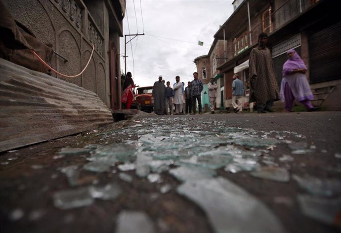 Imagen tras las protestas en Sirinagar, en la Cachemira india