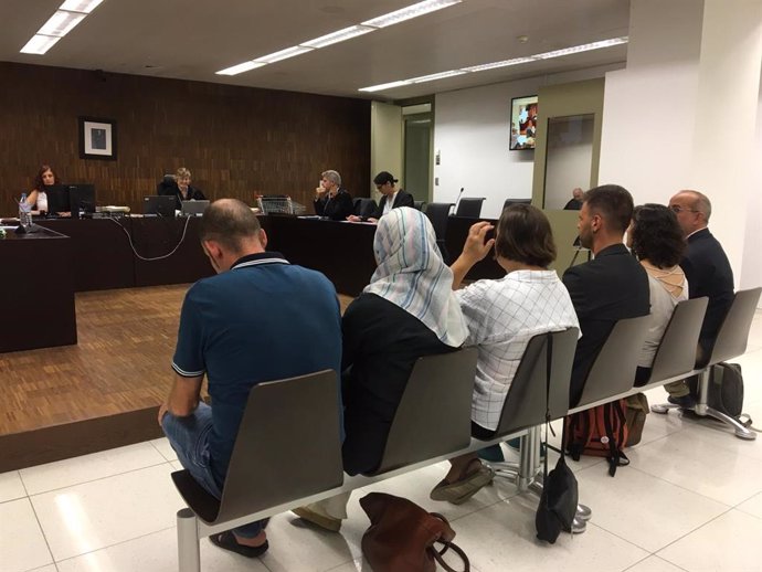 Els regidors de l'Ajuntament de Badalona acusats de desobedincia pel 12-O en el banc dels acusats