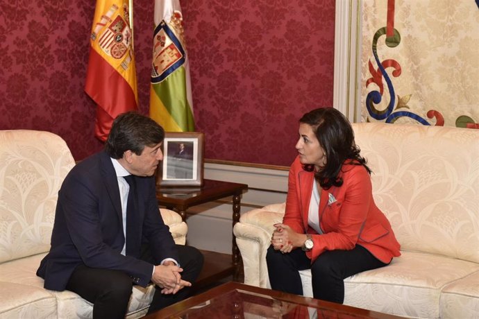 La presidenta del Gobierno, Concha Andreu, se reúne con el delegado del Gobierno en La Rioja, José Ignacio Pérez