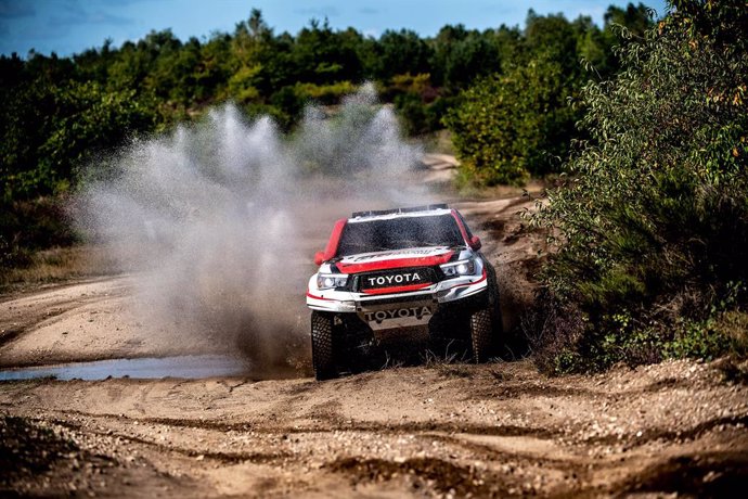 Rally.- Fernando Alonso sigue preparando el Dakar con 700 kilómetros y dos días 