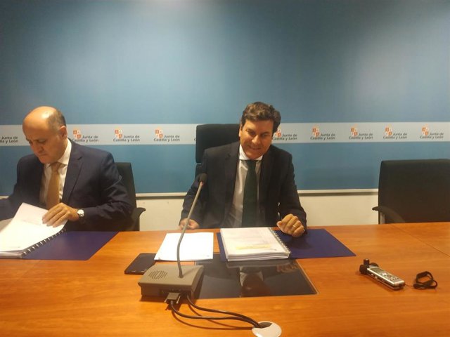 El consejero de Economía y Hacienda, Carlos Fernández Carriedo, expone los datos de la contabilidad del segundo trimestre del año en Castilla y León.