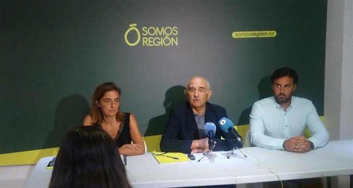 RUEDA DE PRENSA DE SOMOS REGIÓN EN LA QUE ALBERTO GARRE ANUNCIA SU RENUNCIA COMO PRESIDENTE DEL PARTIDO