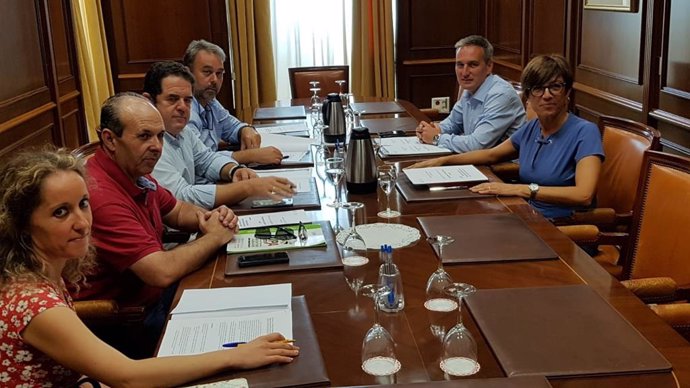 La subdelegada del Gobierno en Málaga, María Gámez, se reune con representantes de UPA, Asaja y COAG.