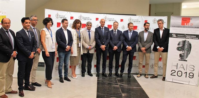 Universidad de León. El alcalde de León, José Antonio Diez, participa en la inauguración del XIV Conferencia Internacional Sobre Sistemas Inteligentes Artificiales Híbridos.