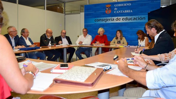 Primera reunión de los Comités Permanentes de Directores de Infantil y Primaria y de Secundaria