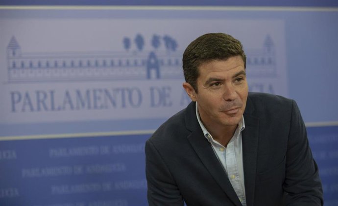 Rueda de prensa del portavoz del Grupo Parlamentario Ciudadanos (Cs), Sergio Romero. En el Parlamento de Andalucía.
