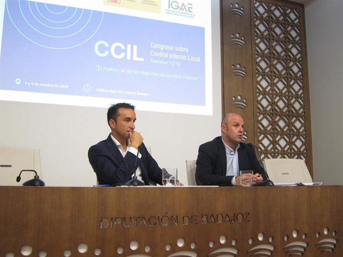 Cabezas en la presentación del congreso