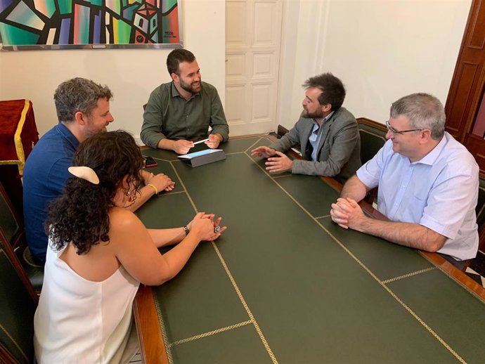 Reunión del Ayuntamiento de Cáceres con el Cluster de Turismo