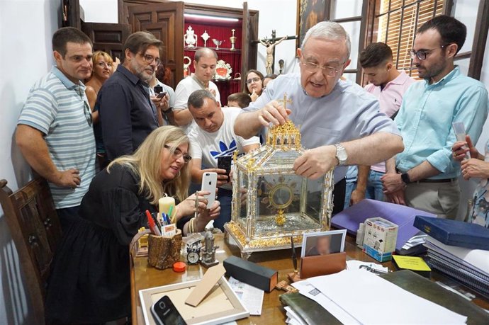 Alumnos de la Escuela de Joyería visitan el Tesoro de la Mezquital-Catedral