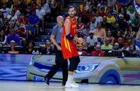 Rudy Fernández sufre una "leve torcedura de tobillo" y podría jugar ante Italia