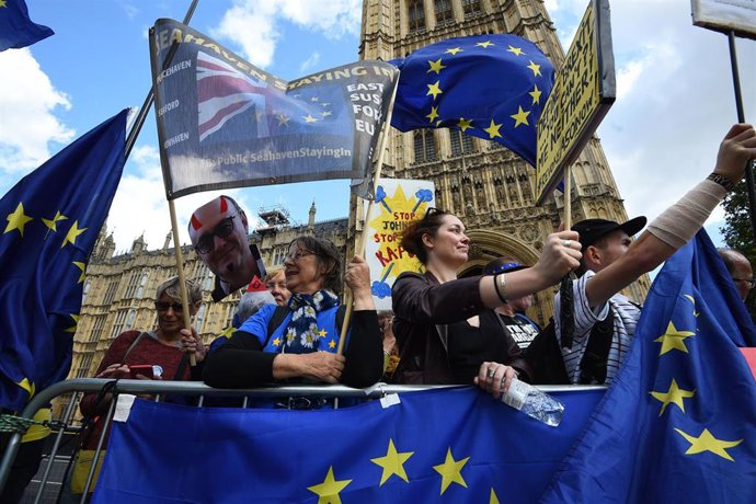Protestas contra el Brexit frente al Parlamento británico