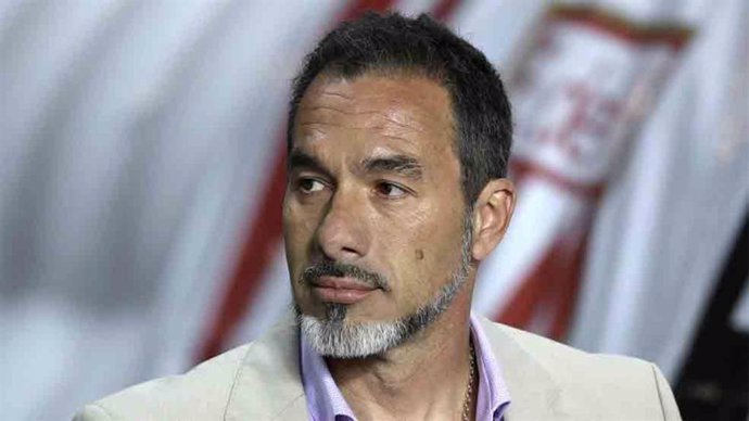    El entrenador uruguayo Gustavo Matosas, seleccionador de fútbol de Costa Rica