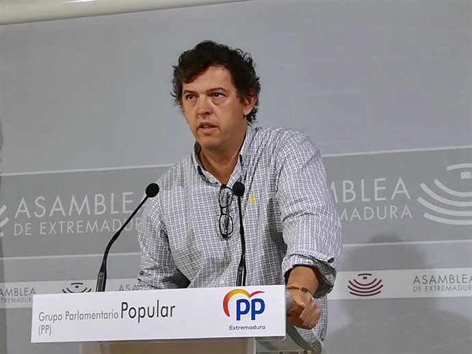 El diputado del PP Juan Rodríguez Campos en rueda de prensa sobre nombramientos de altos cargos de la Junta