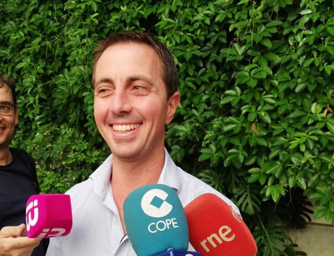 El portavoz del PP en el Consell de Mallorca, Lloren Galmés, en declaraciones a los medios.