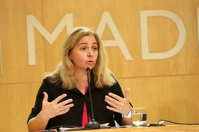La portavoz del Ayuntamiento de Madrid, Inmaculada Sanz, atiende a los medios de comunicación en rueda de prensa.
