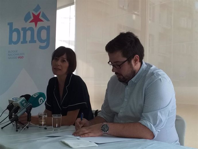 La portavoz nacional del BNG, Ana Pontón, y el portavoz municipal del BNG en Vigo, Xabier Pérez Igrexas.
