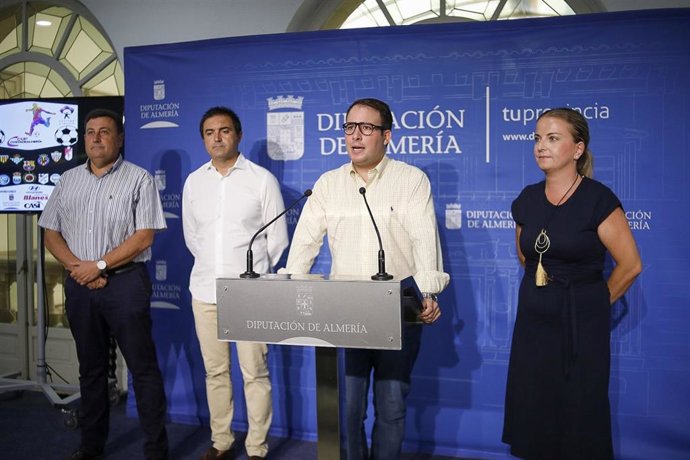 Fernando Giménez presenta el torneo 'Costa de Almería CUP'