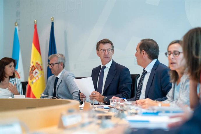 O titular do Goberno galego preside a reunión do Consello da Xunta