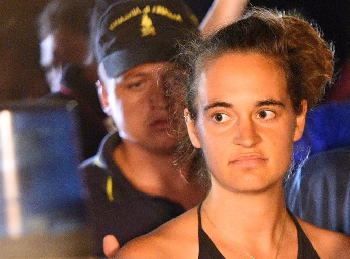 La capitana del 'Sea Watch 3', Carola Rackete, tras ser detenida en Lampedusa