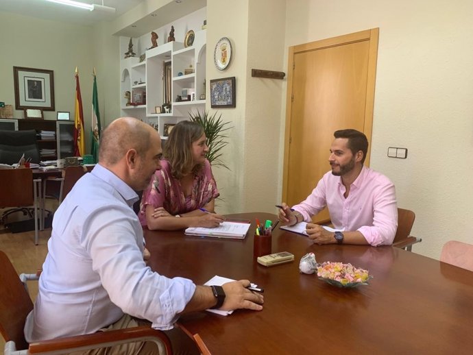 CádizAlDía.-La Diputación y Ayuntamiento de Ubrique establecen una agenda de act