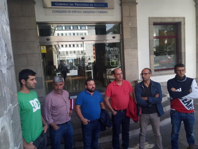 Trabajadores de Vesuvius y representantes de CCOO