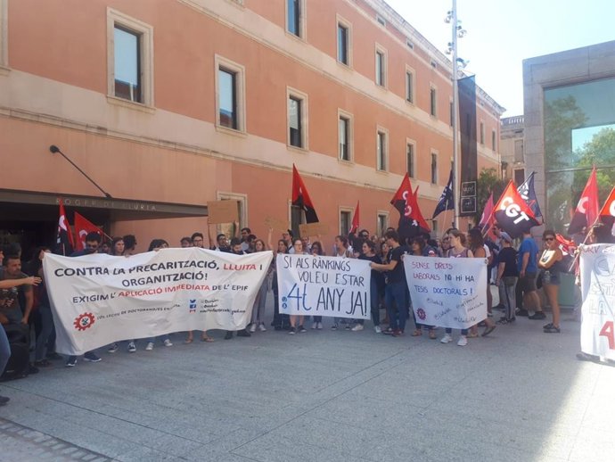 Protestas en el exterior de la UPF