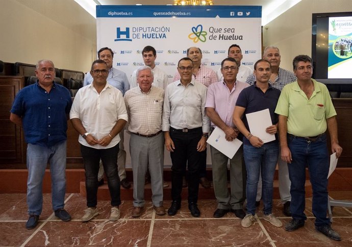 Huelva.- Diputación entrega ayudas económicas a siete agricultores de la provinc